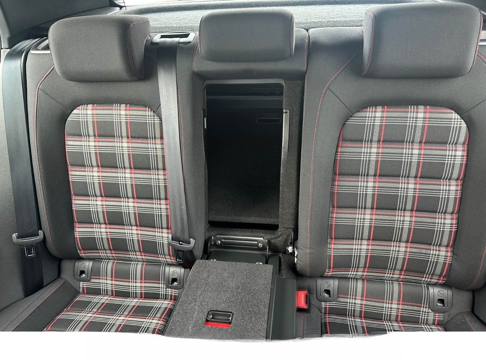 Volkswagen Golf Lim. GTI Performance 245 PS*DSG*SHZ*LED* foto 19