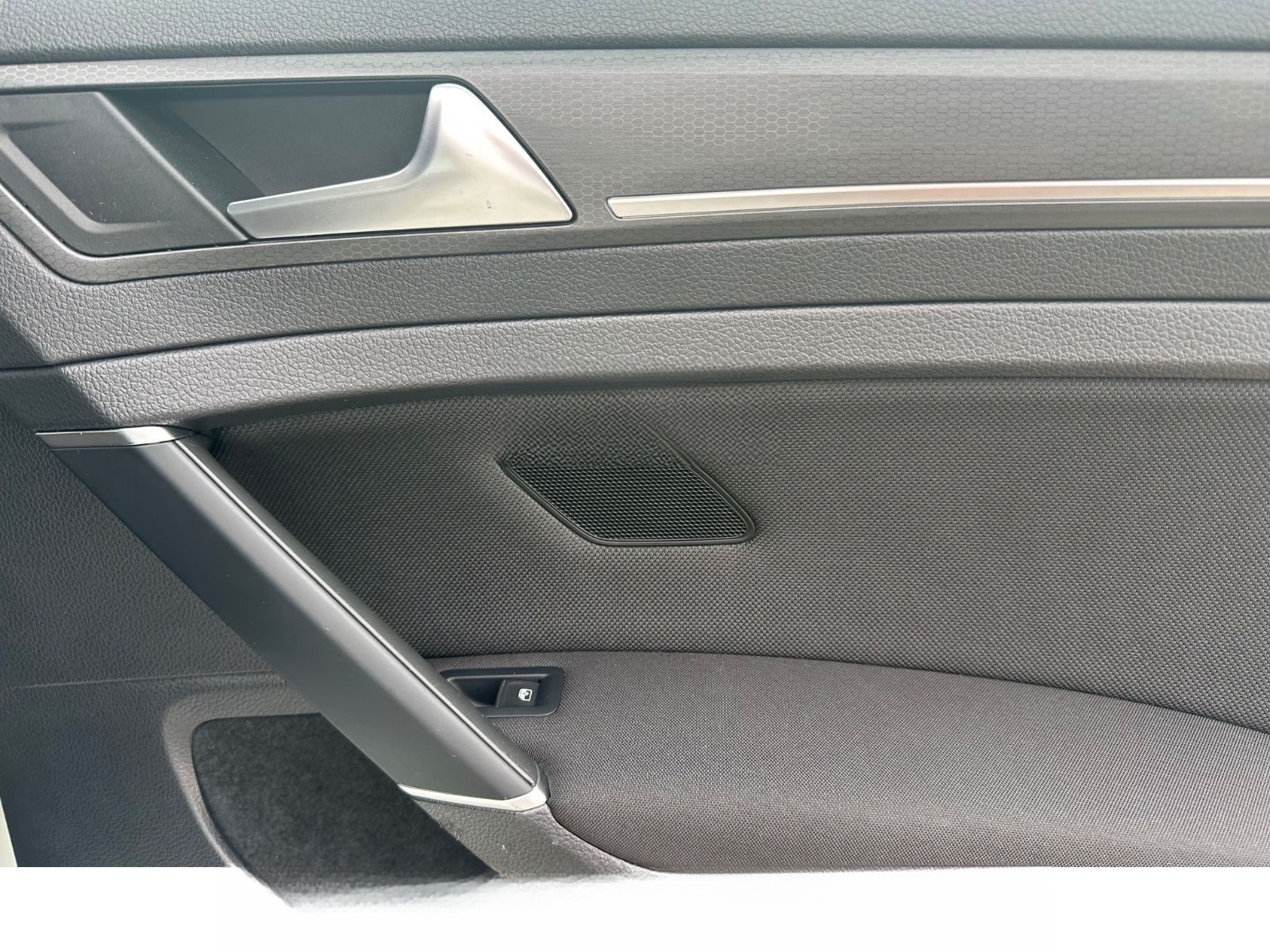 Volkswagen Golf Lim. GTI Performance 245 PS*DSG*SHZ*LED* foto 24