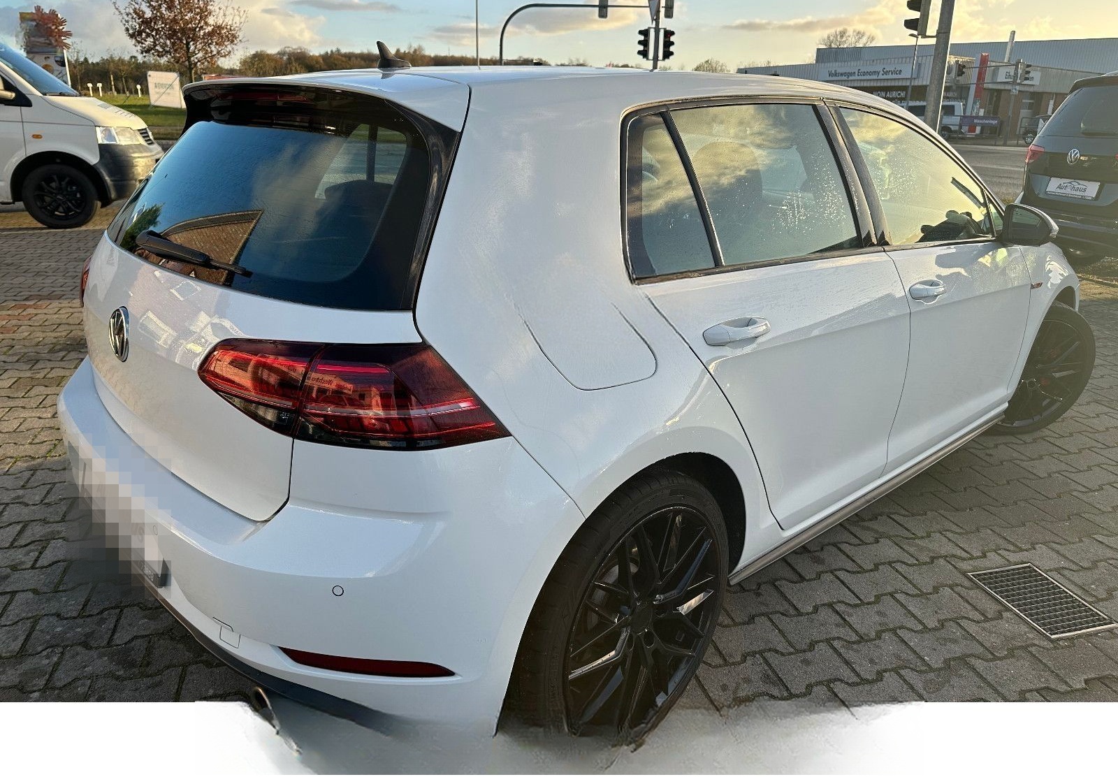 Volkswagen Golf Lim. GTI Performance 245 PS*DSG*SHZ*LED* foto 4