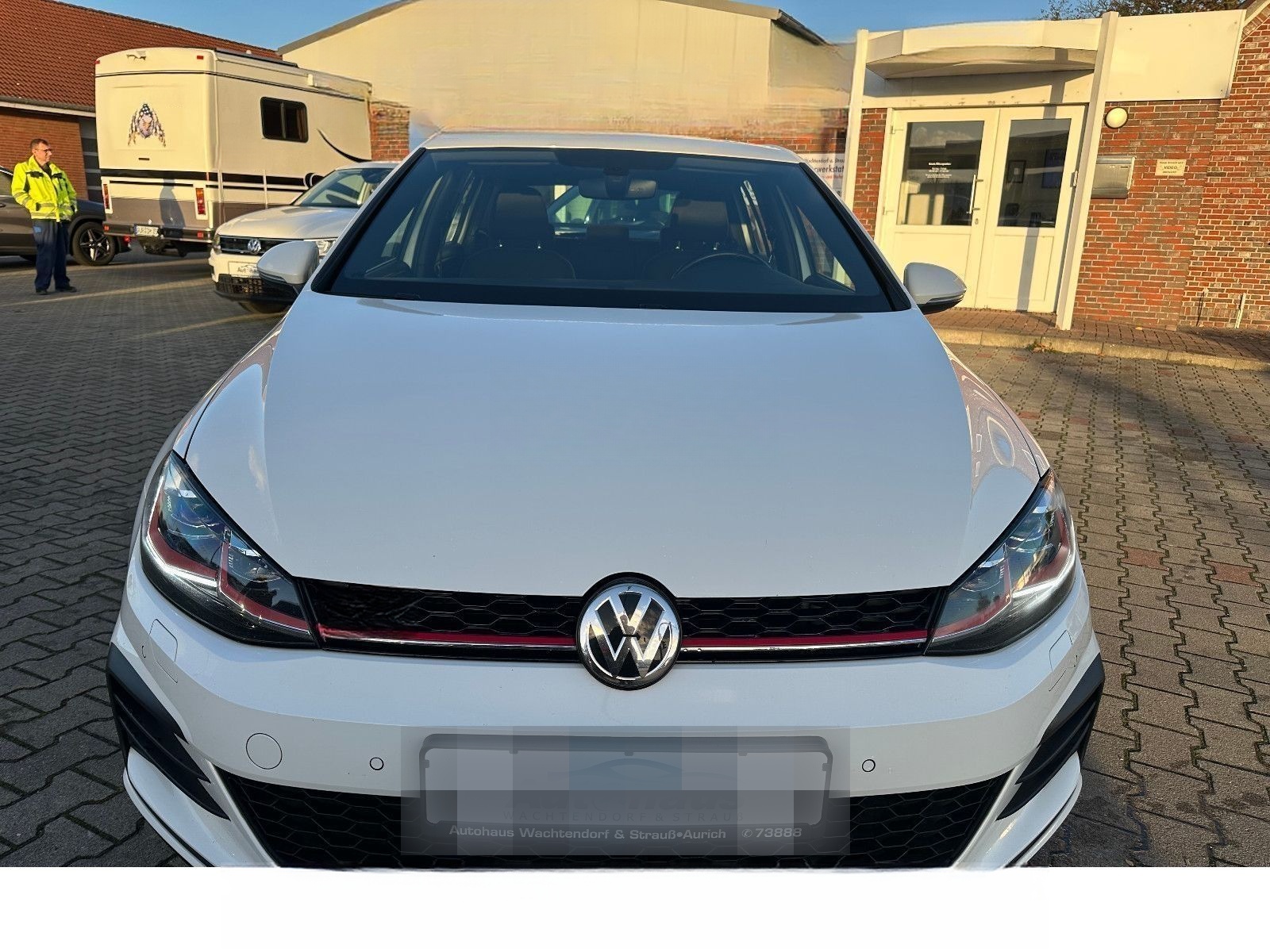 Volkswagen Golf Lim. GTI Performance 245 PS*DSG*SHZ*LED* foto 5