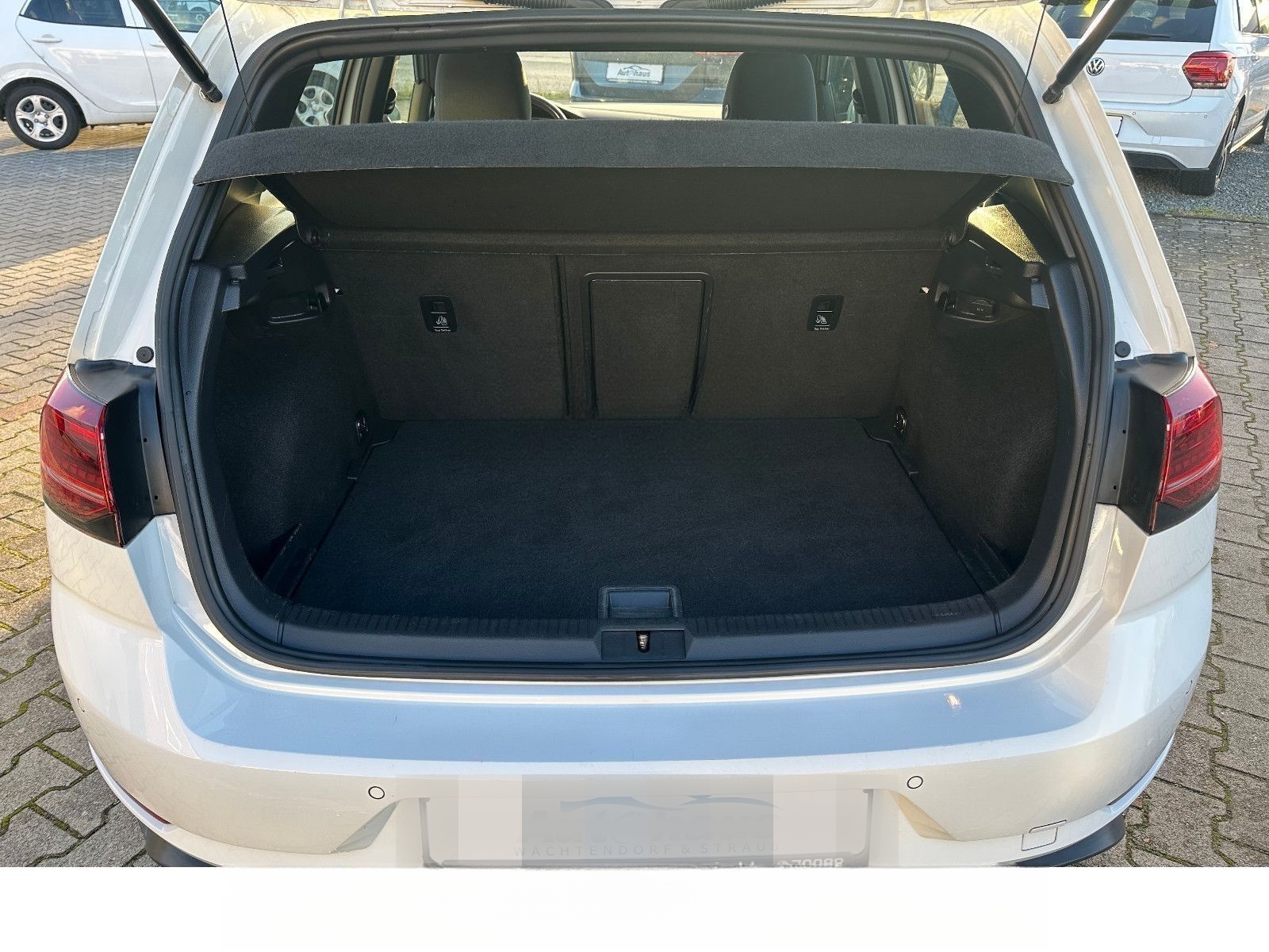 Volkswagen Golf Lim. GTI Performance 245 PS*DSG*SHZ*LED* foto 9