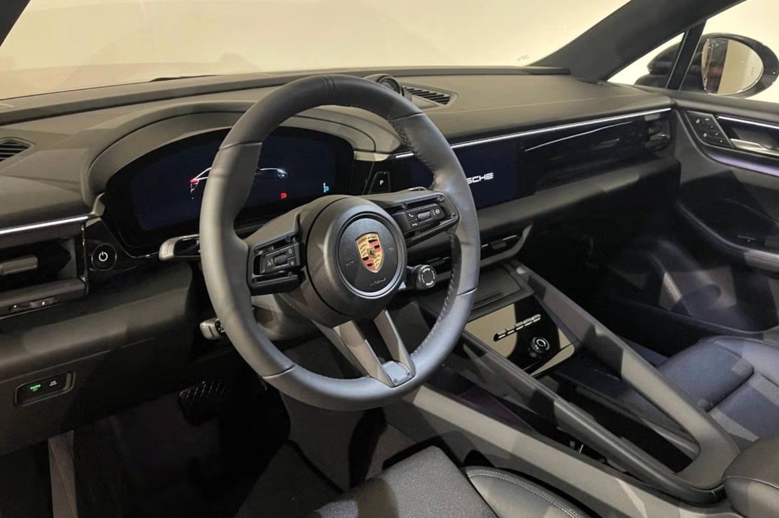 Porsche Macan Electric 4 foto 15