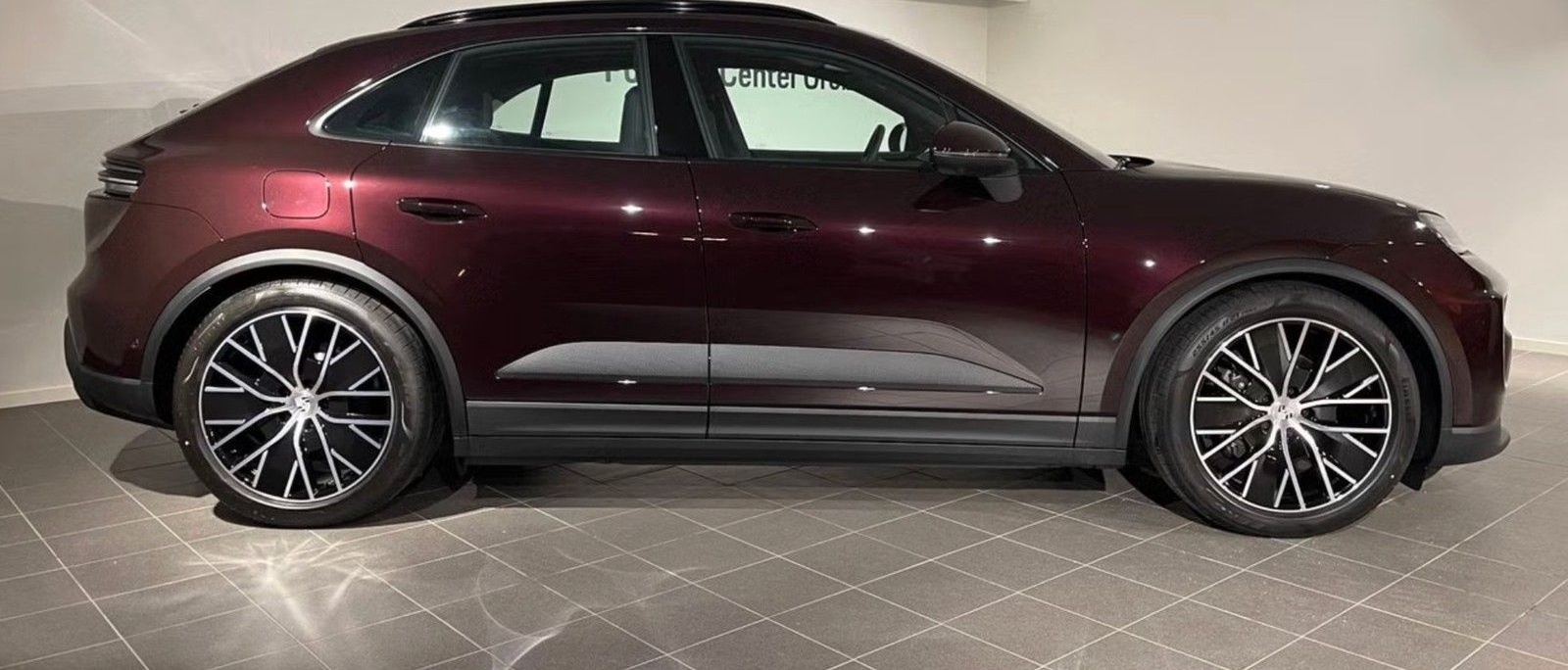 Porsche Macan Electric 4 foto 3