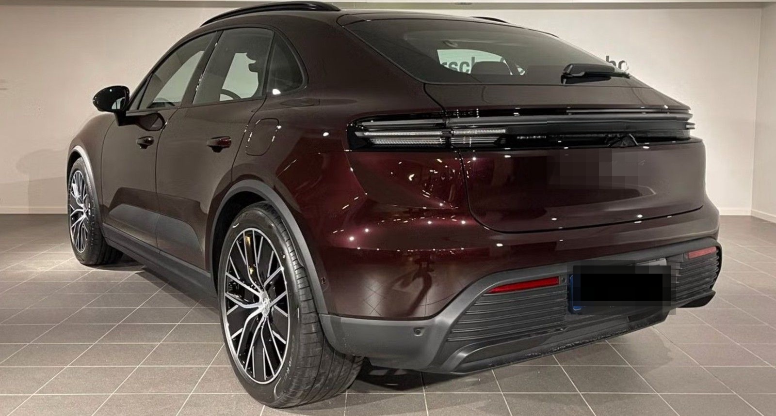 Porsche Macan Electric 4 foto 4