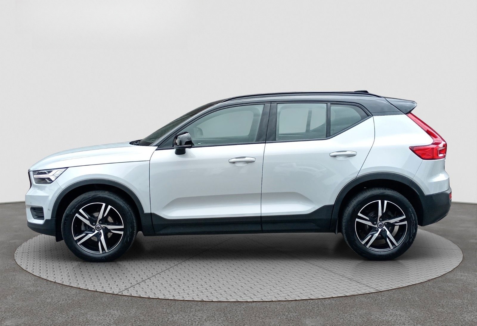 Volvo XC40 R Design 2WD TOP-Zustand foto 3