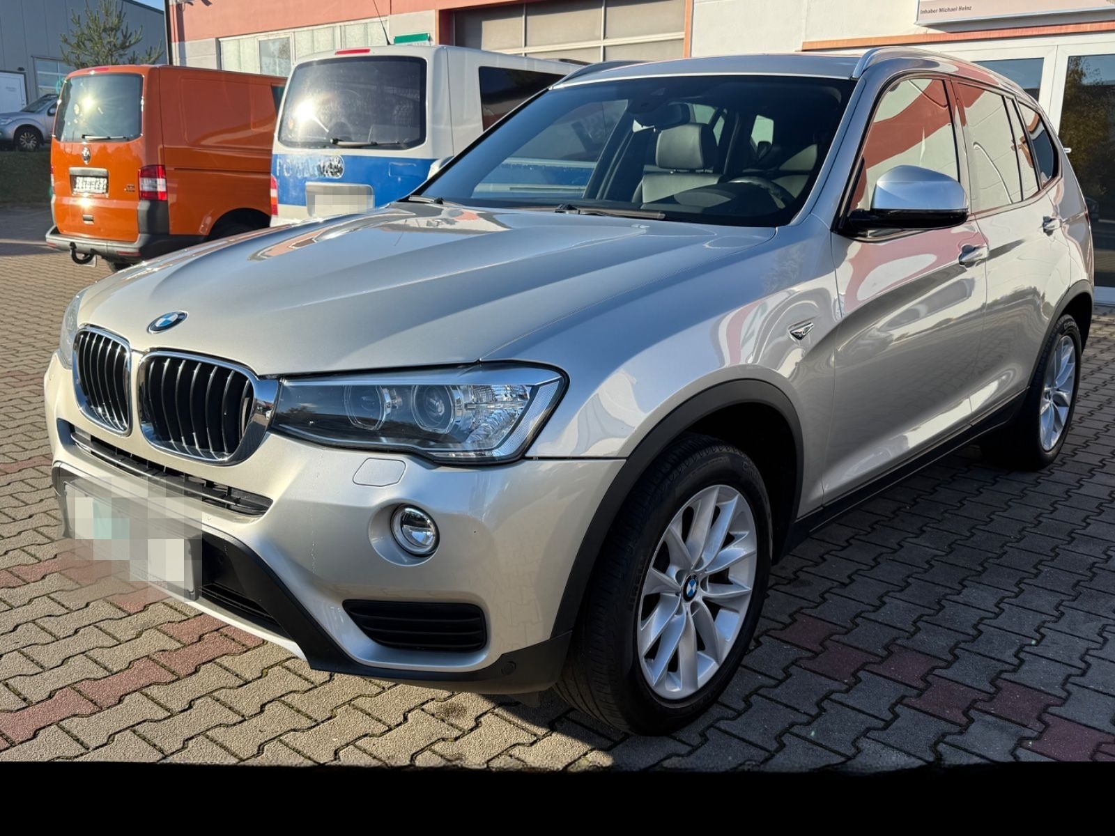 BMW X3 xDrive 20d-NAVI-XEN-AHK-PANO-LEDER-HUP-BMW KD foto 2