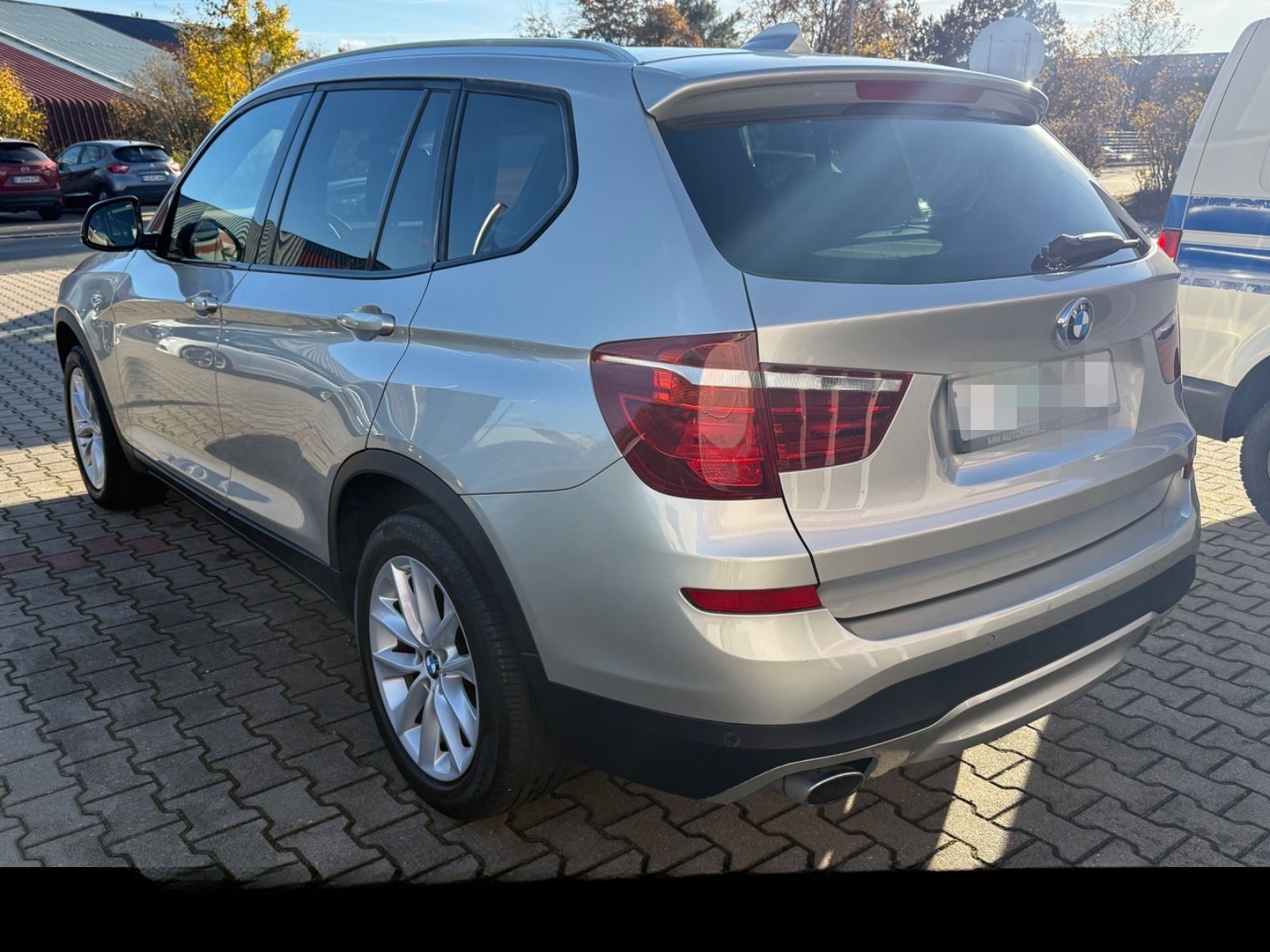 BMW X3 xDrive 20d-NAVI-XEN-AHK-PANO-LEDER-HUP-BMW KD foto 3