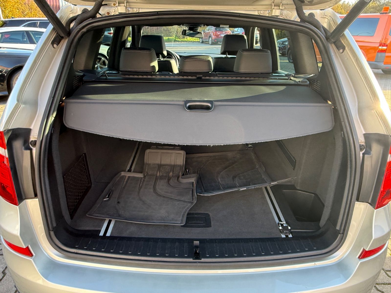 BMW X3 xDrive 20d-NAVI-XEN-AHK-PANO-LEDER-HUP-BMW KD foto 6