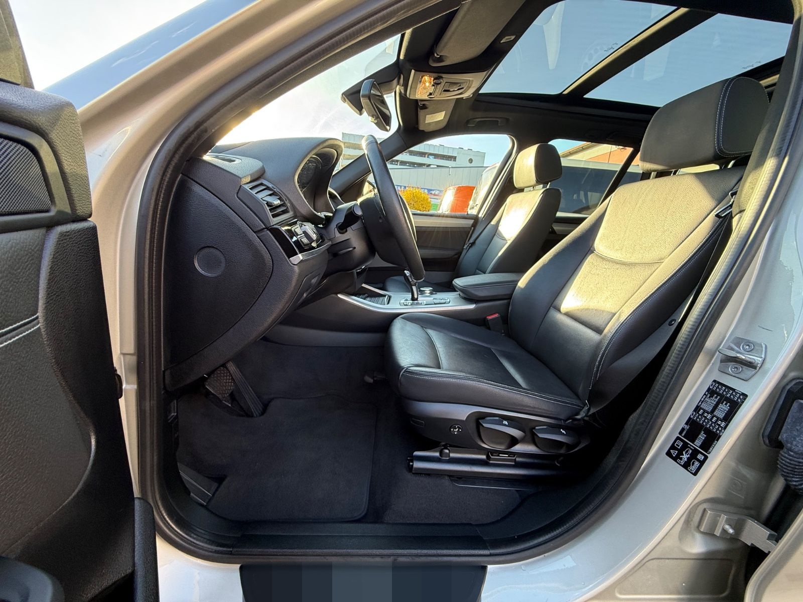 BMW X3 xDrive 20d-NAVI-XEN-AHK-PANO-LEDER-HUP-BMW KD foto 7