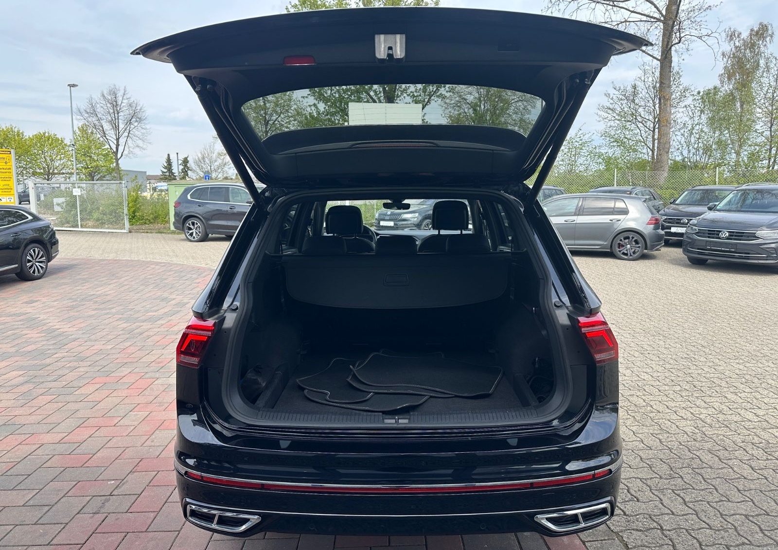 Volkswagen Tiguan Allspace R-LINE*STANDH*PANO*H&K*360°*MATR foto 13