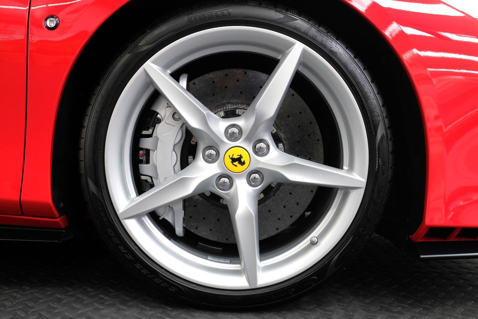 Ferrari F8 Tributo/LIFT/CAMERA/PDC/FULL ELECTRIC SEATS foto 11