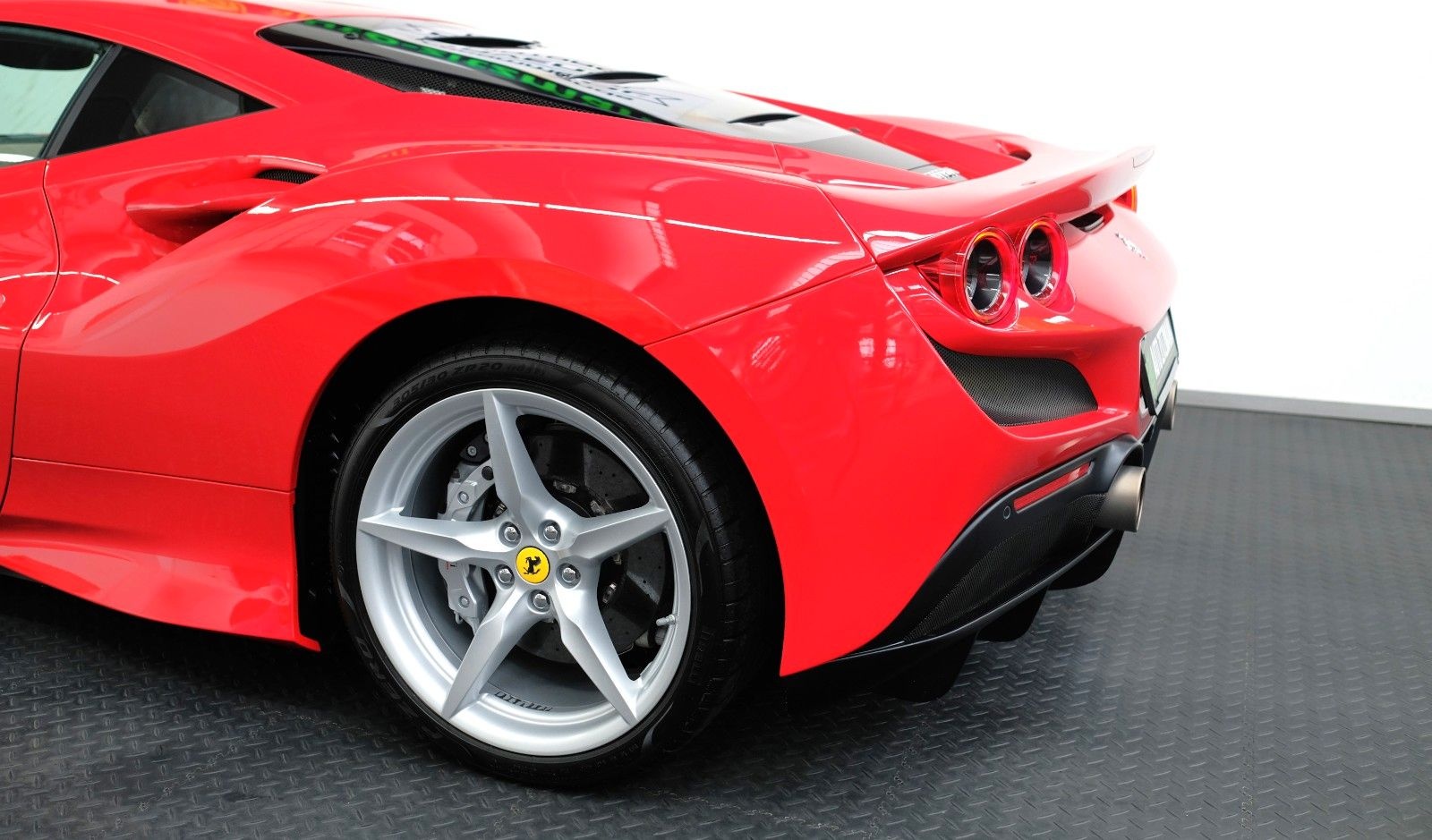 Ferrari F8 Tributo/LIFT/CAMERA/PDC/FULL ELECTRIC SEATS foto 8