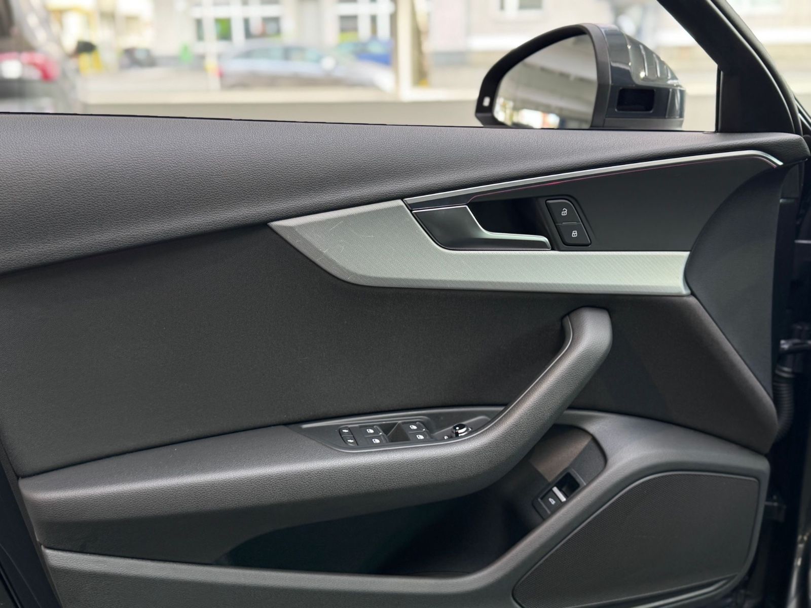 Audi A4 Avant 2.0 TDI*AUTOM.*AHK SCHW*KAMERA*TEMPO* foto 14