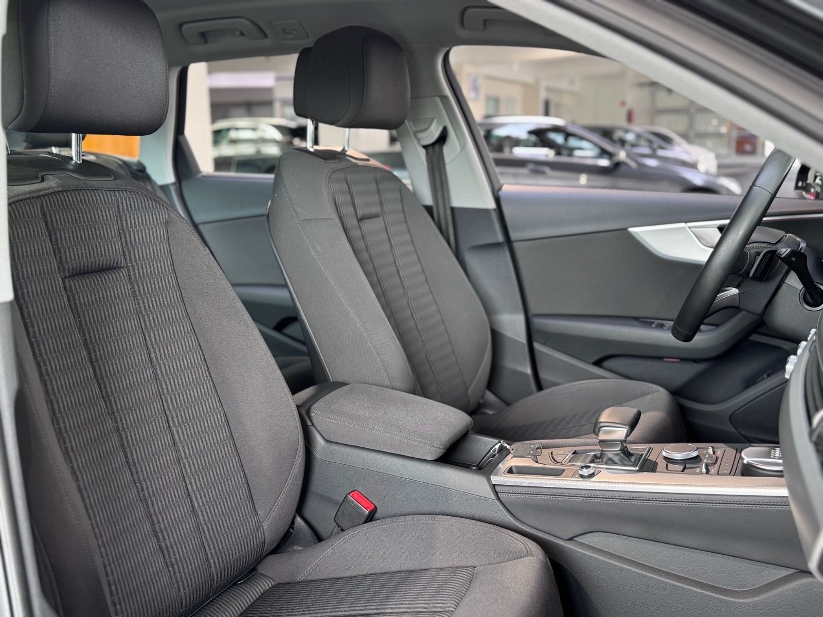 Audi A4 Avant 2.0 TDI*AUTOM.*AHK SCHW*KAMERA*TEMPO* foto 18