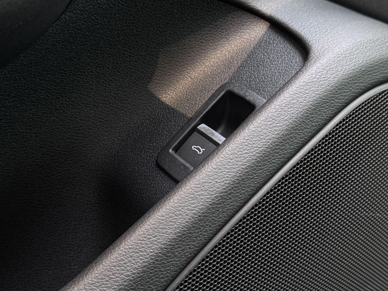 Audi A4 Avant 2.0 TDI*AUTOM.*AHK SCHW*KAMERA*TEMPO* foto 21