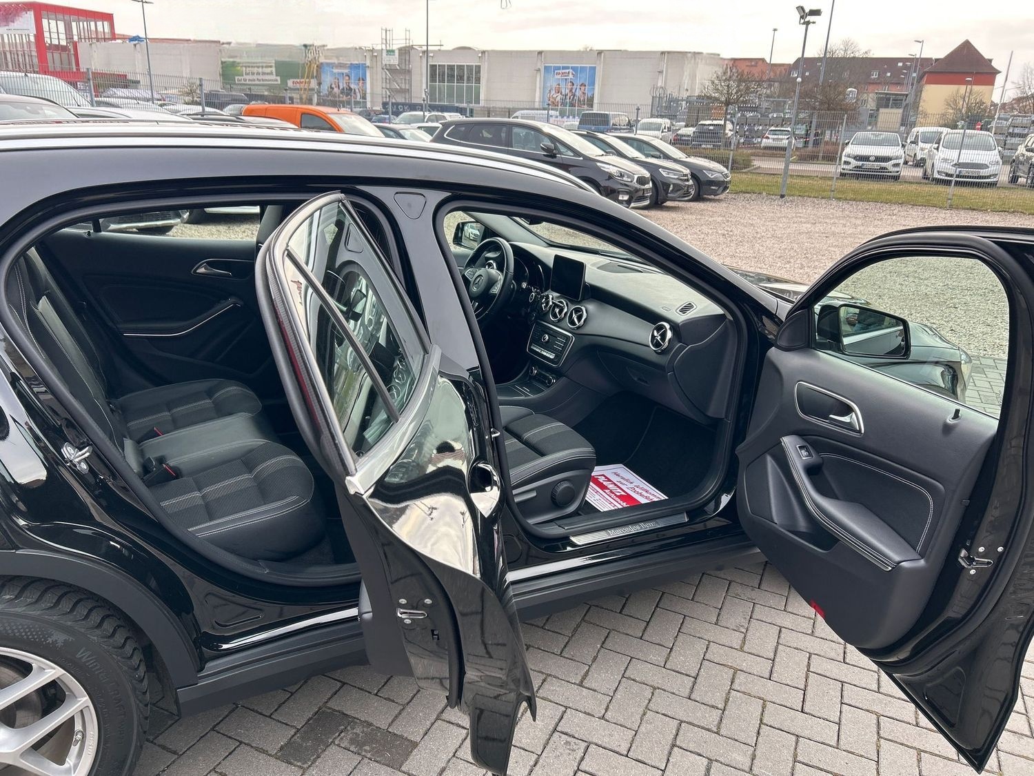 Mercedes-Benz GLA 180 GLA 180/lückenloses MB-Scheckheft/Automa foto 8