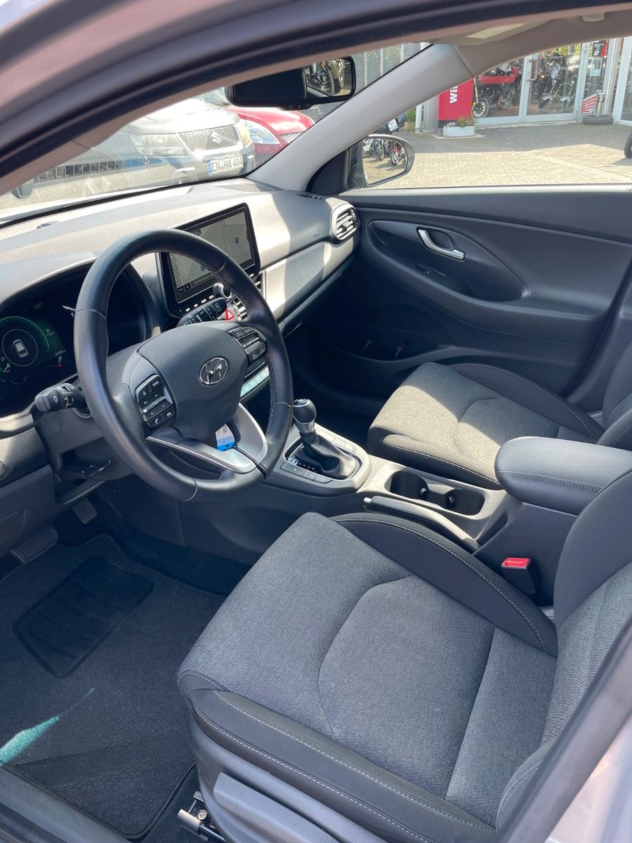 Hyundai i30 Intro Edition Mild-Hybrid*AUTOMATIK*NAVI*KAM foto 8