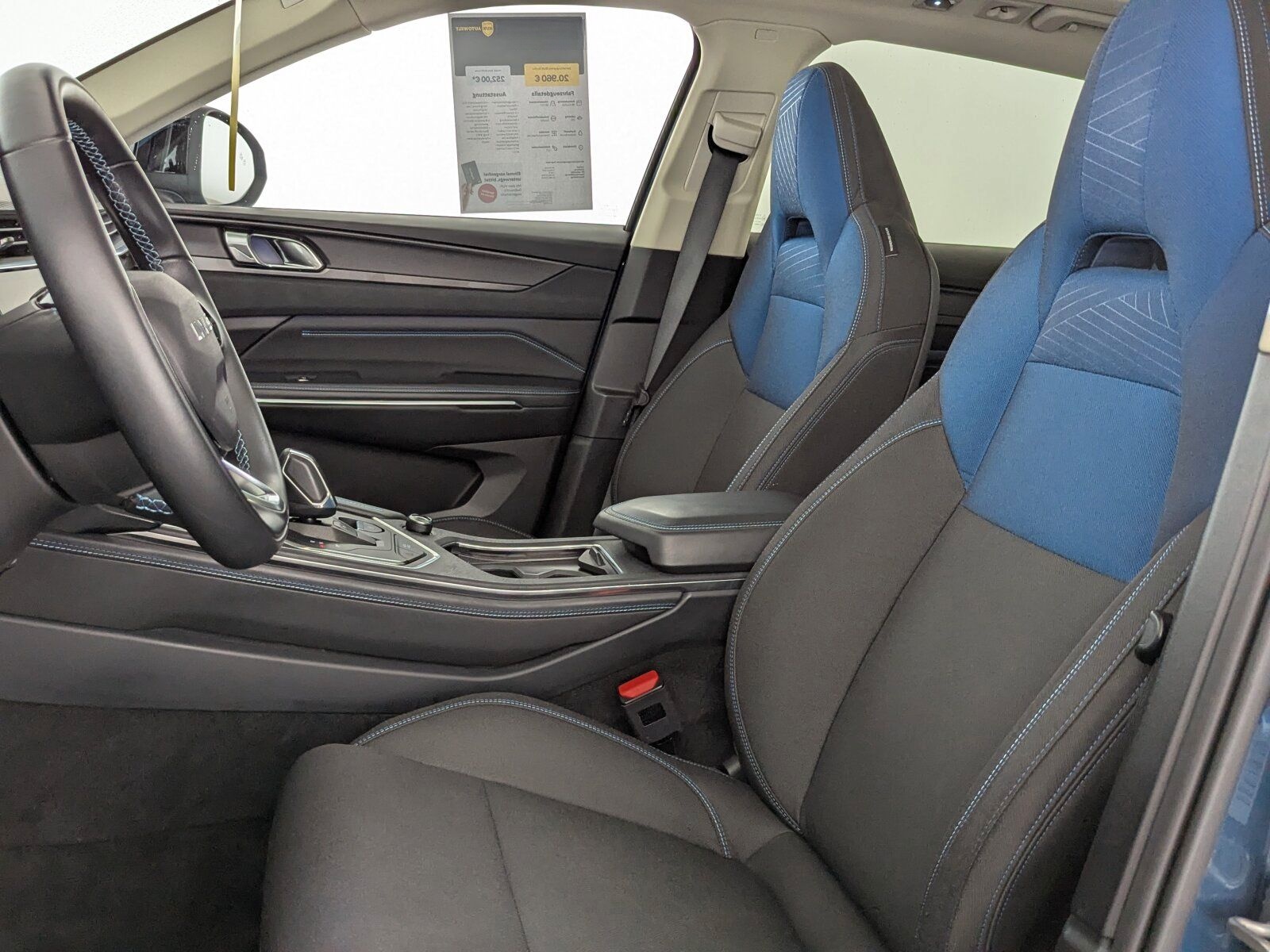 Lynk&Co 01 1,5TD PHEV (EURO 6d) LED+NAVI+PANO+ACC+ foto 16