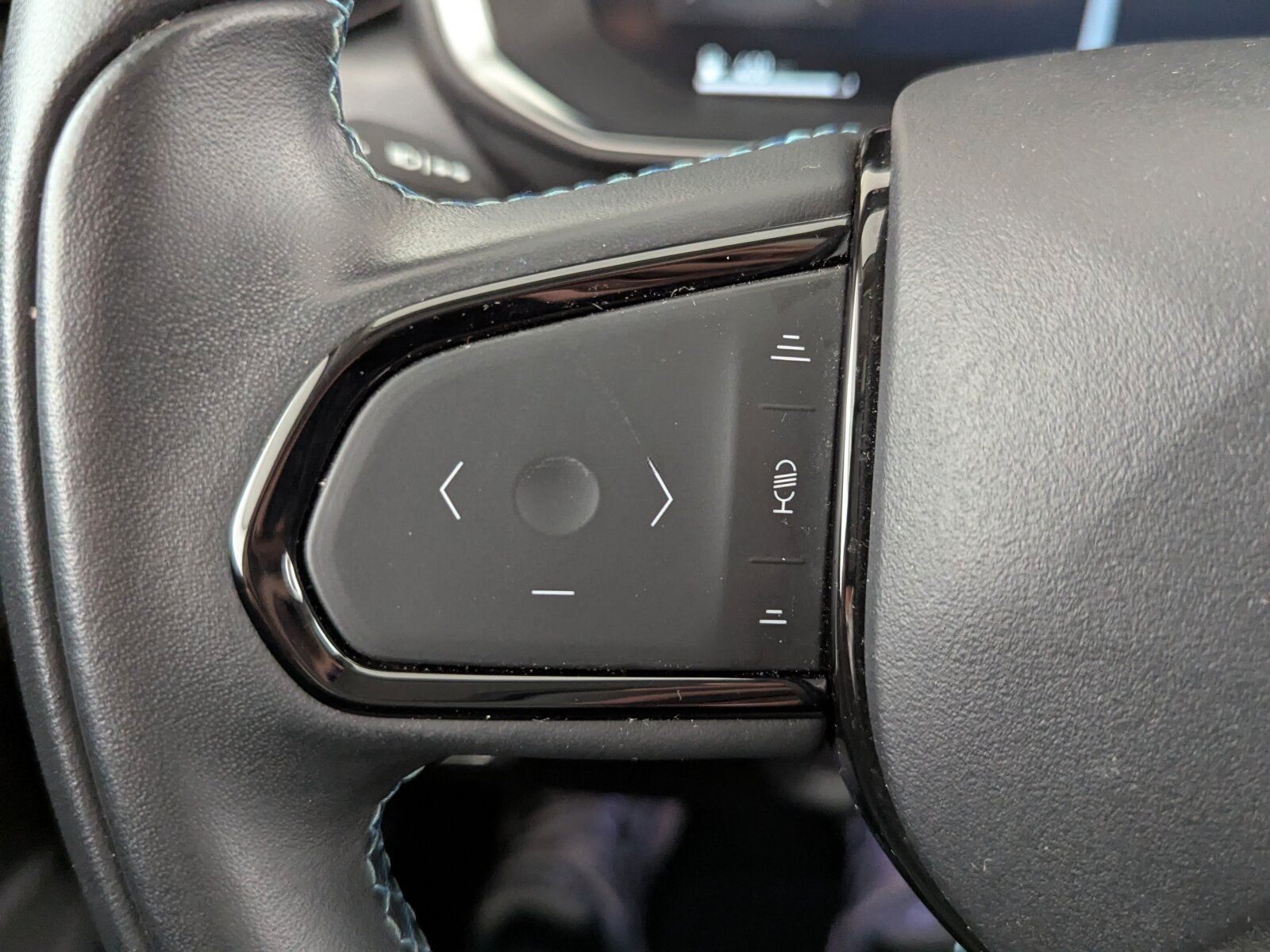 Lynk&Co 01 1,5TD PHEV (EURO 6d) LED+NAVI+PANO+ACC+ foto 24