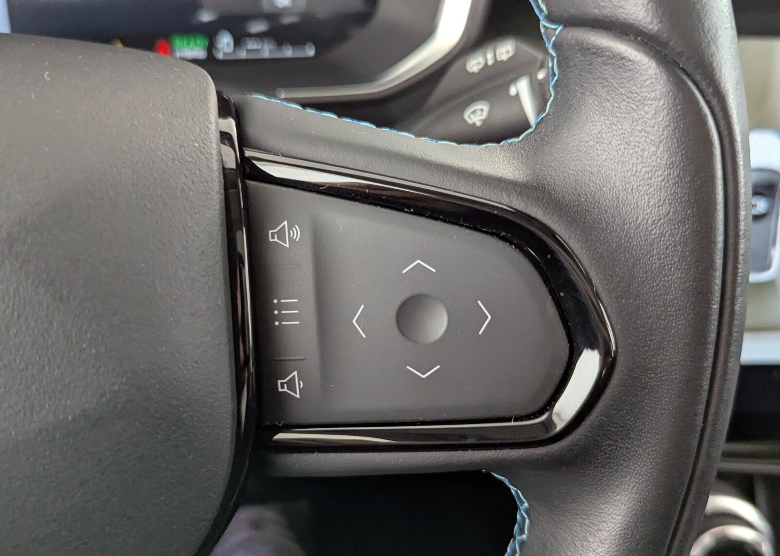 Lynk&Co 01 1,5TD PHEV (EURO 6d) LED+NAVI+PANO+ACC+ foto 25