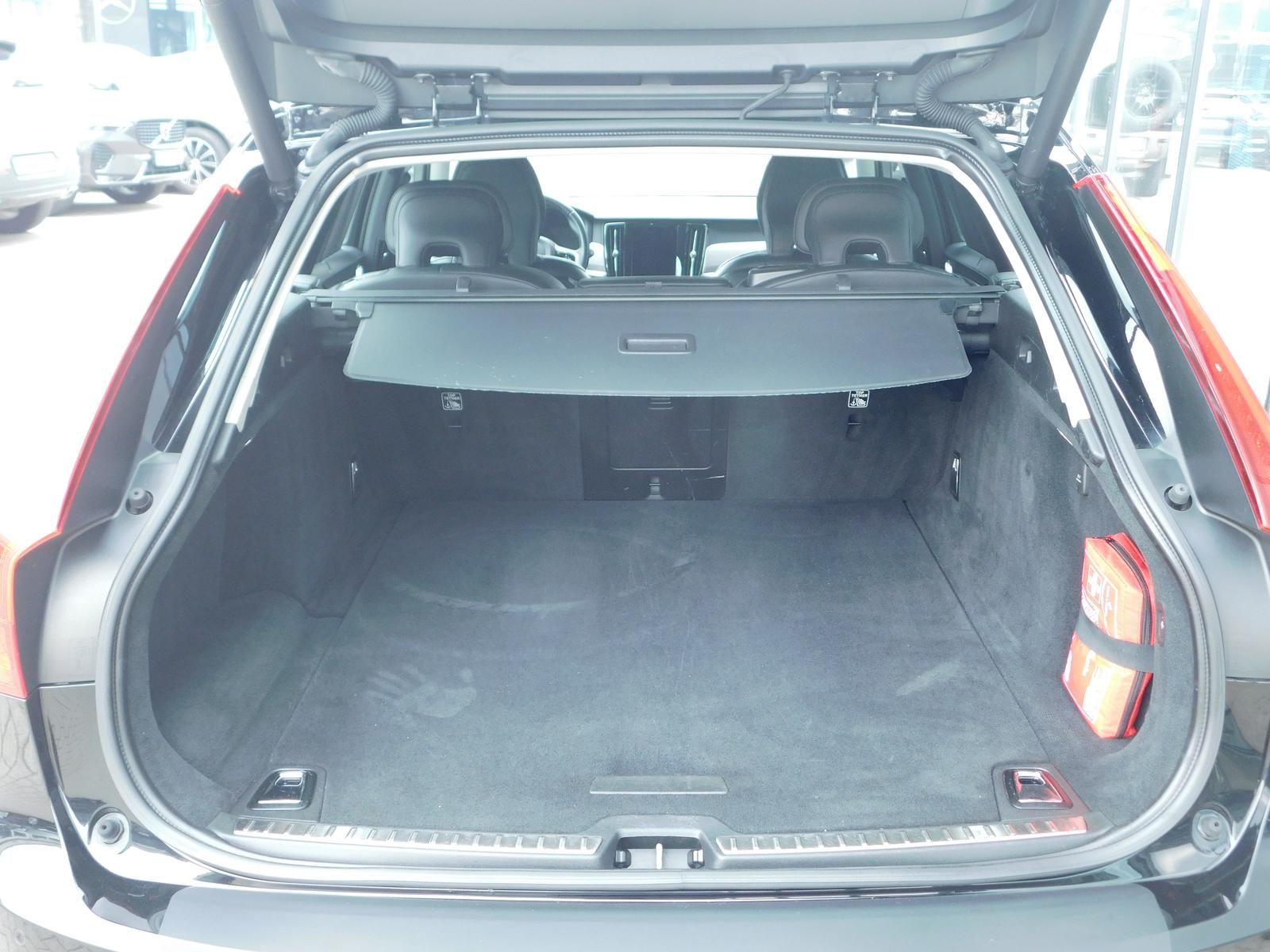 Volvo V90 D4 Momentum foto 7