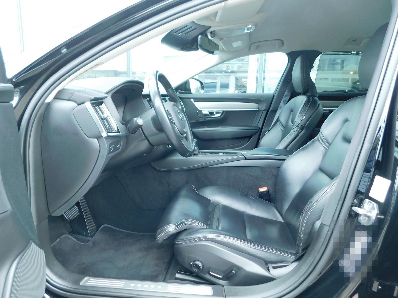 Volvo V90 D4 Momentum foto 10