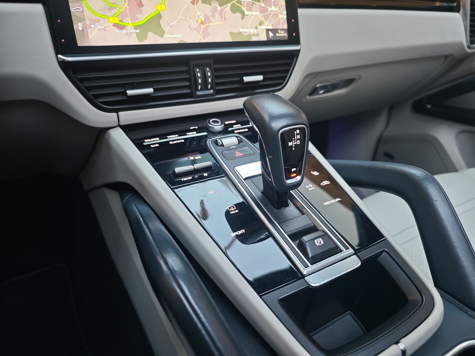 Porsche Cayenne 3.0 V6 Pano BOSE Mem. AHK HeadUp Carplay foto 17