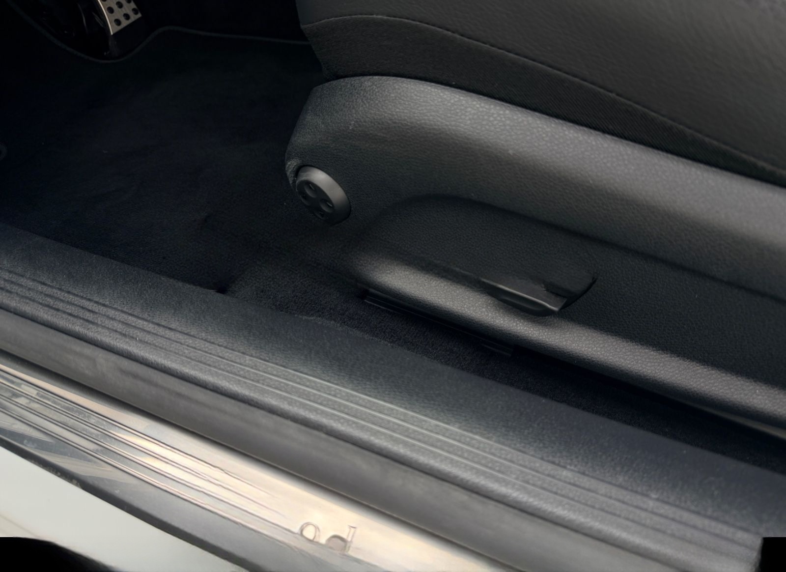 Mercedes-Benz E 200 Coupe 4Matic/AMG/Burm/Beam/Leder/360°/Key foto 18