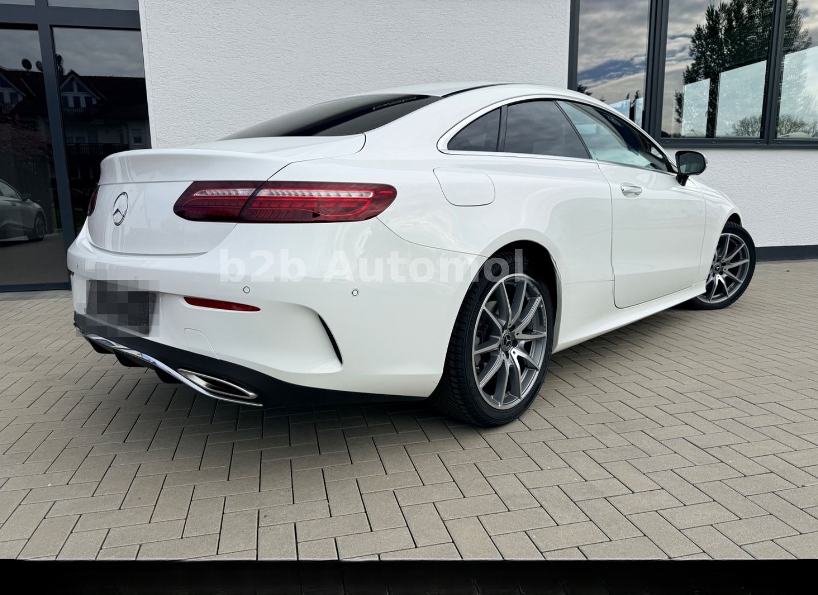 Mercedes-Benz E 200 Coupe 4Matic/AMG/Burm/Beam/Leder/360°/Key foto 3