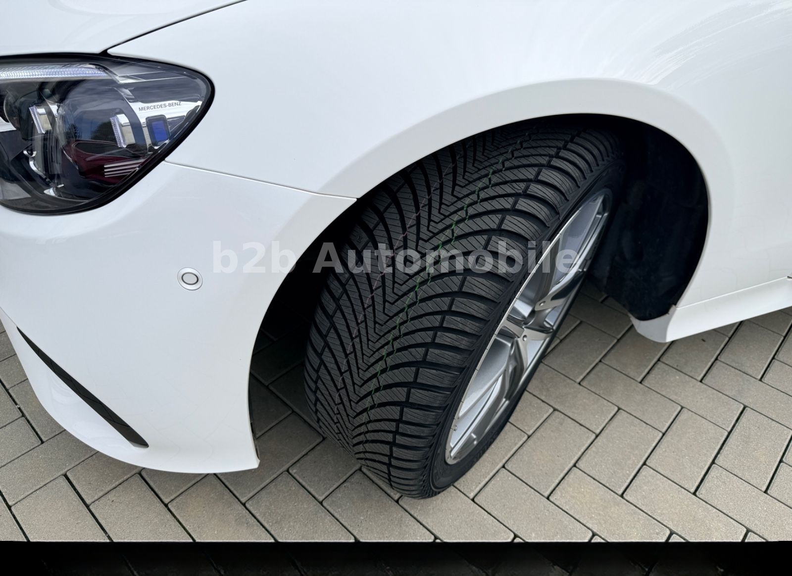 Mercedes-Benz E 200 Coupe 4Matic/AMG/Burm/Beam/Leder/360°/Key foto 23