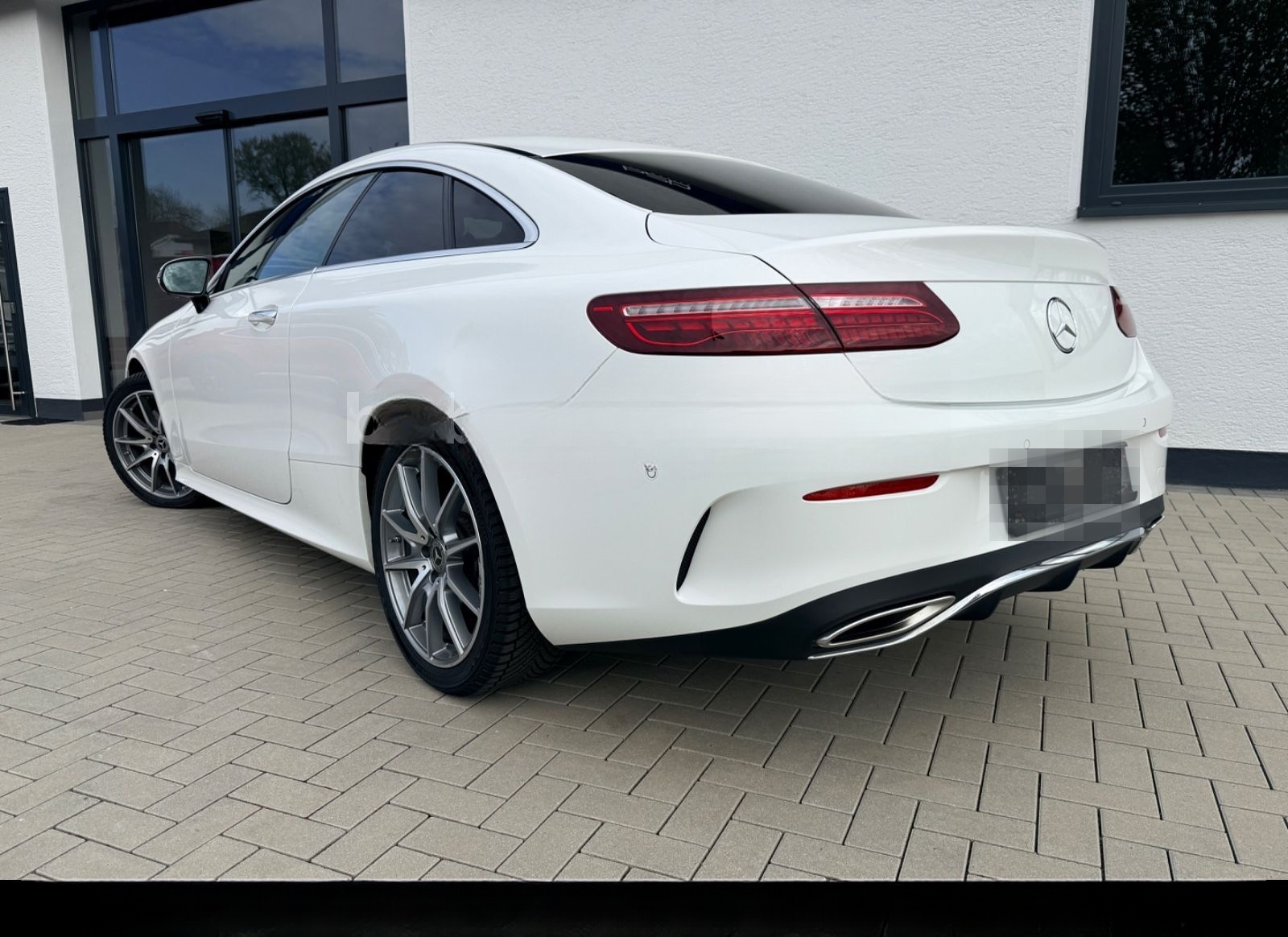 Mercedes-Benz E 200 Coupe 4Matic/AMG/Burm/Beam/Leder/360°/Key foto 5