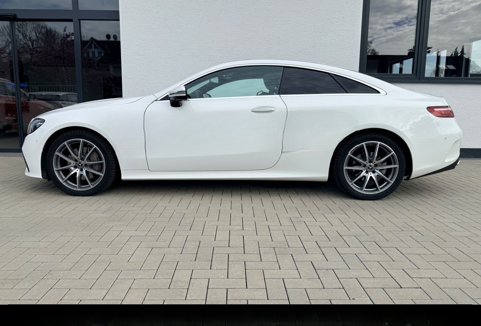 Mercedes-Benz E 200 Coupe 4Matic/AMG/Burm/Beam/Leder/360°/Key foto 6