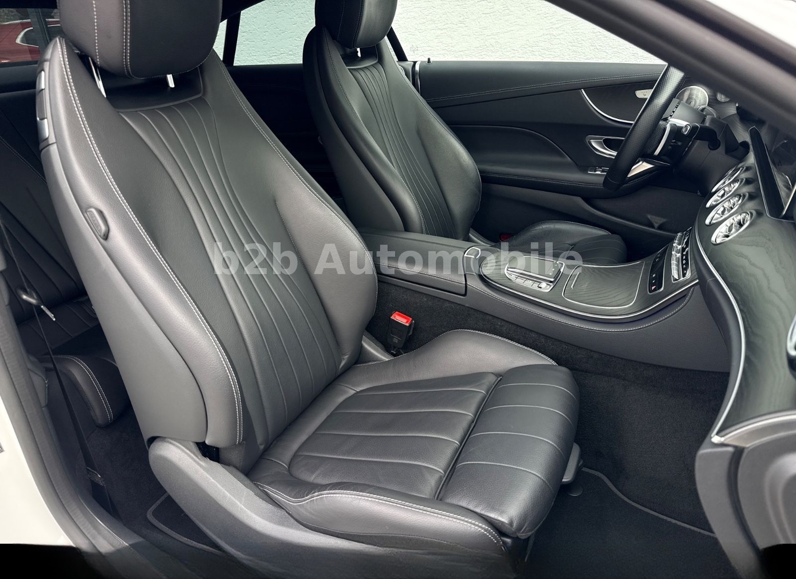 Mercedes-Benz E 200 Coupe 4Matic/AMG/Burm/Beam/Leder/360°/Key foto 10