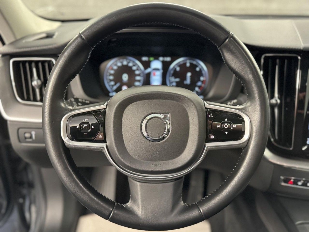 Volvo XC60 Inscription AWD Navi*LED*Tempo*Kamera*AHK foto 13