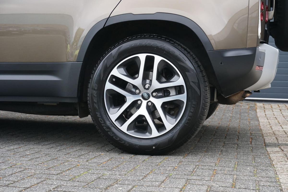Land Rover Defender 110 HSE Meridian Pano AHK Leder 360° foto 15