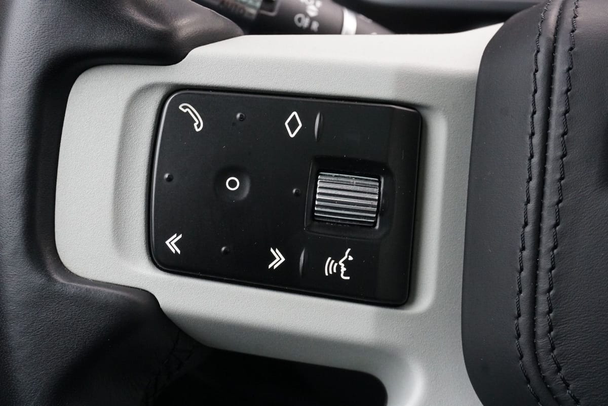 Land Rover Defender 110 HSE Meridian Pano AHK Leder 360° foto 23