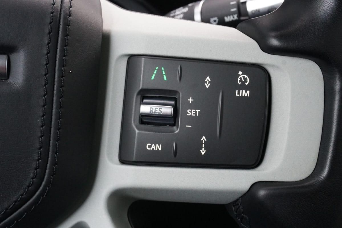 Land Rover Defender 110 HSE Meridian Pano AHK Leder 360° foto 24