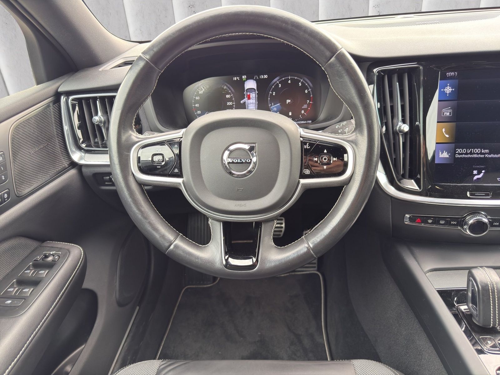 Volvo V 60 B4 R Design (EURO 6d)(OPF) foto 13