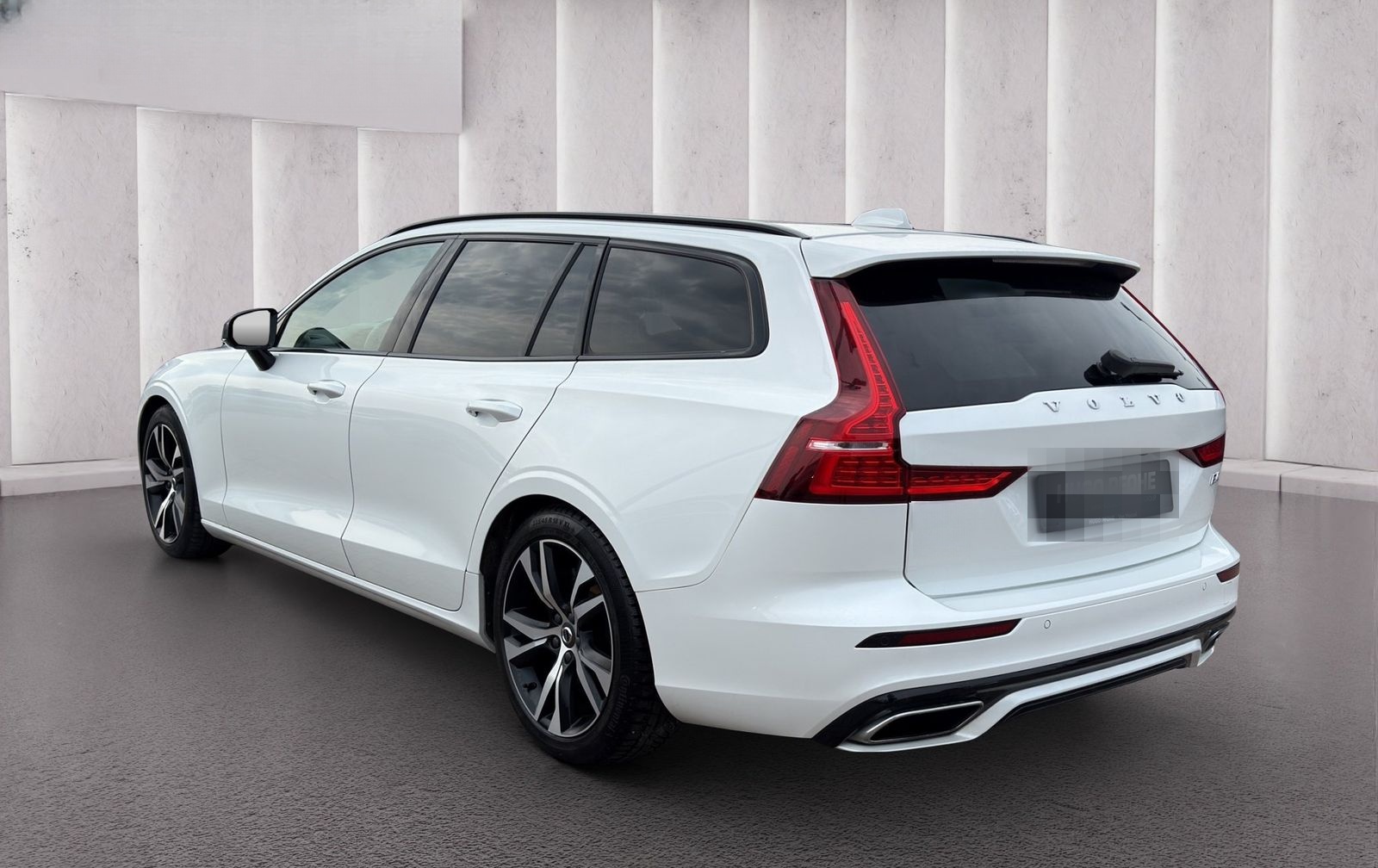 Volvo V 60 B4 R Design (EURO 6d)(OPF) foto 3