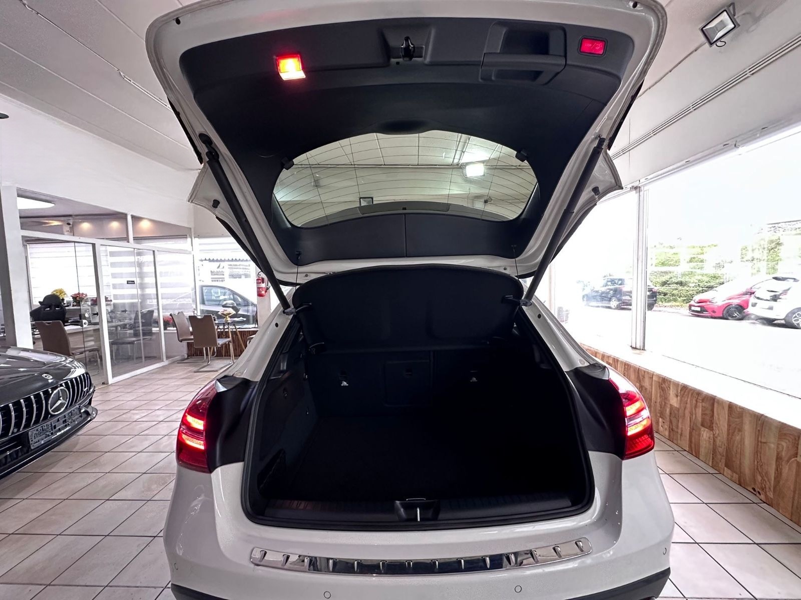 Mercedes-Benz GLA 200 DCT "Urban"Automatik Panorama Leder AHK foto 11