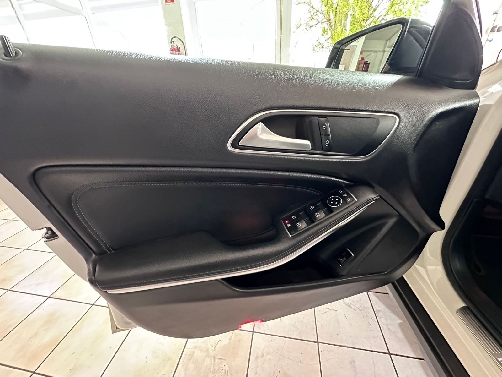 Mercedes-Benz GLA 200 DCT "Urban"Automatik Panorama Leder AHK foto 13