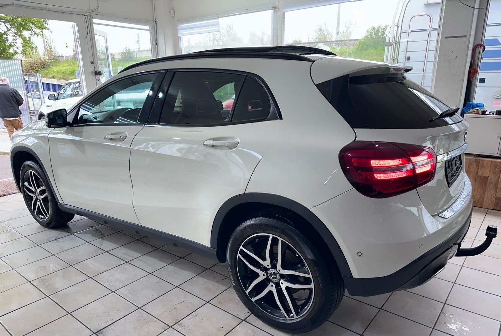 Mercedes-Benz GLA 200 DCT "Urban"Automatik Panorama Leder AHK foto 9