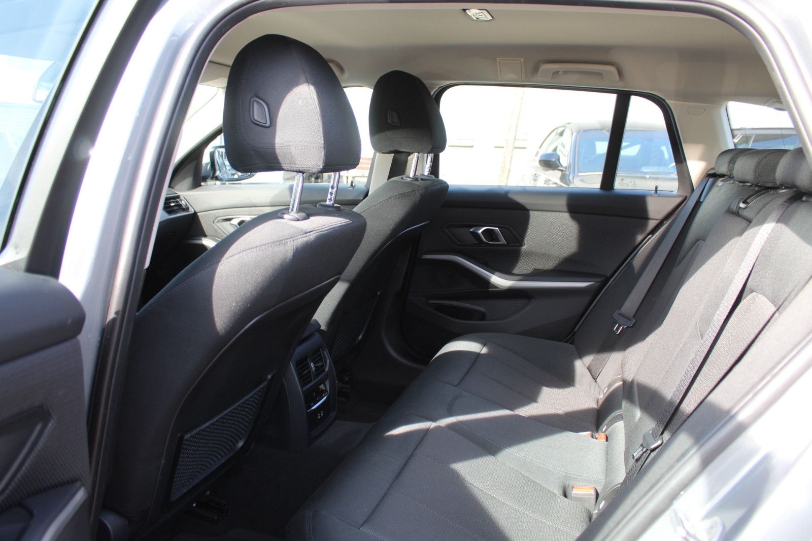 BMW 330d xDrive Tour.+HUD+Lenkradh.+17Z+Live Cockpit foto 13