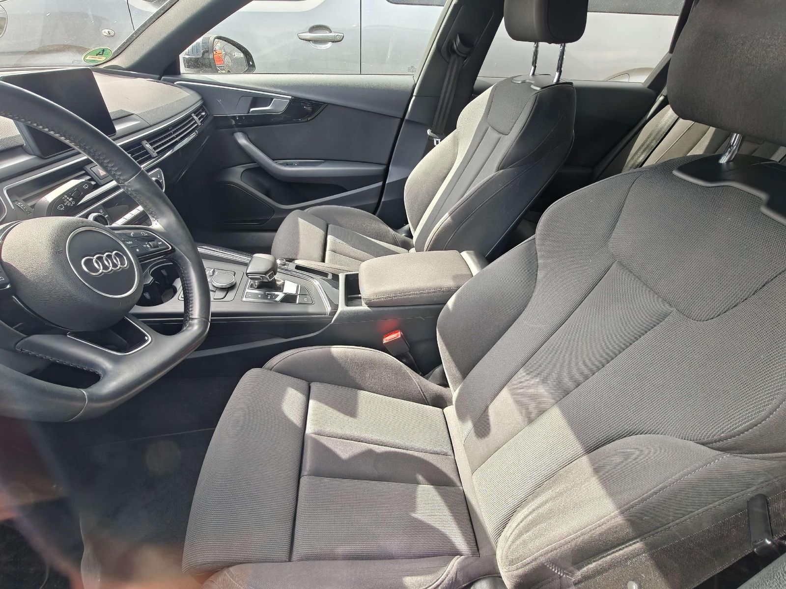 Audi A4 40 TFSI sport S-Line Blackline Navi AHK Keyle foto 4