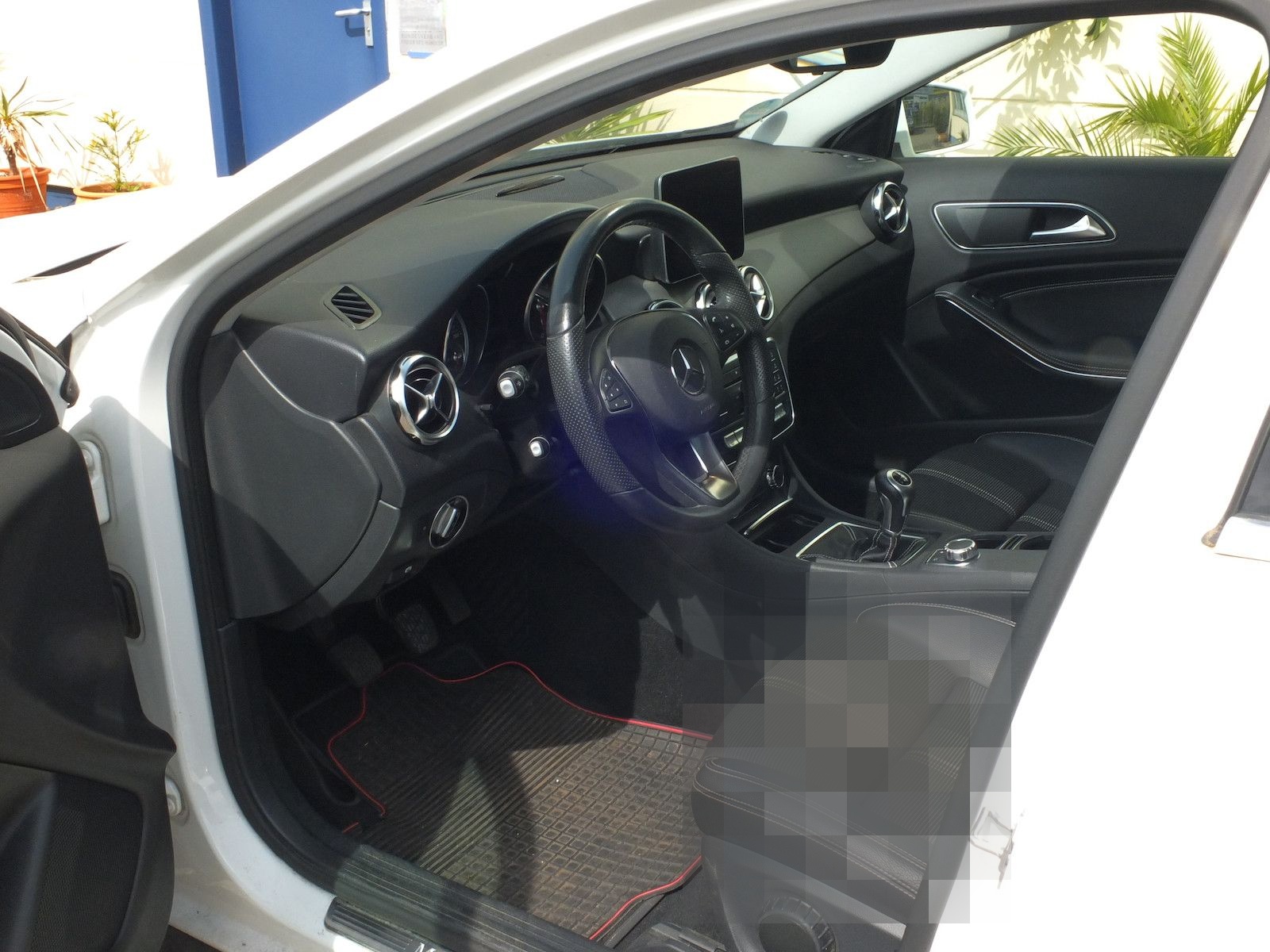 Mercedes-Benz GLA 180 PANORAMADACH LED NAVI AHK 18 Zoll LMF PT foto 3