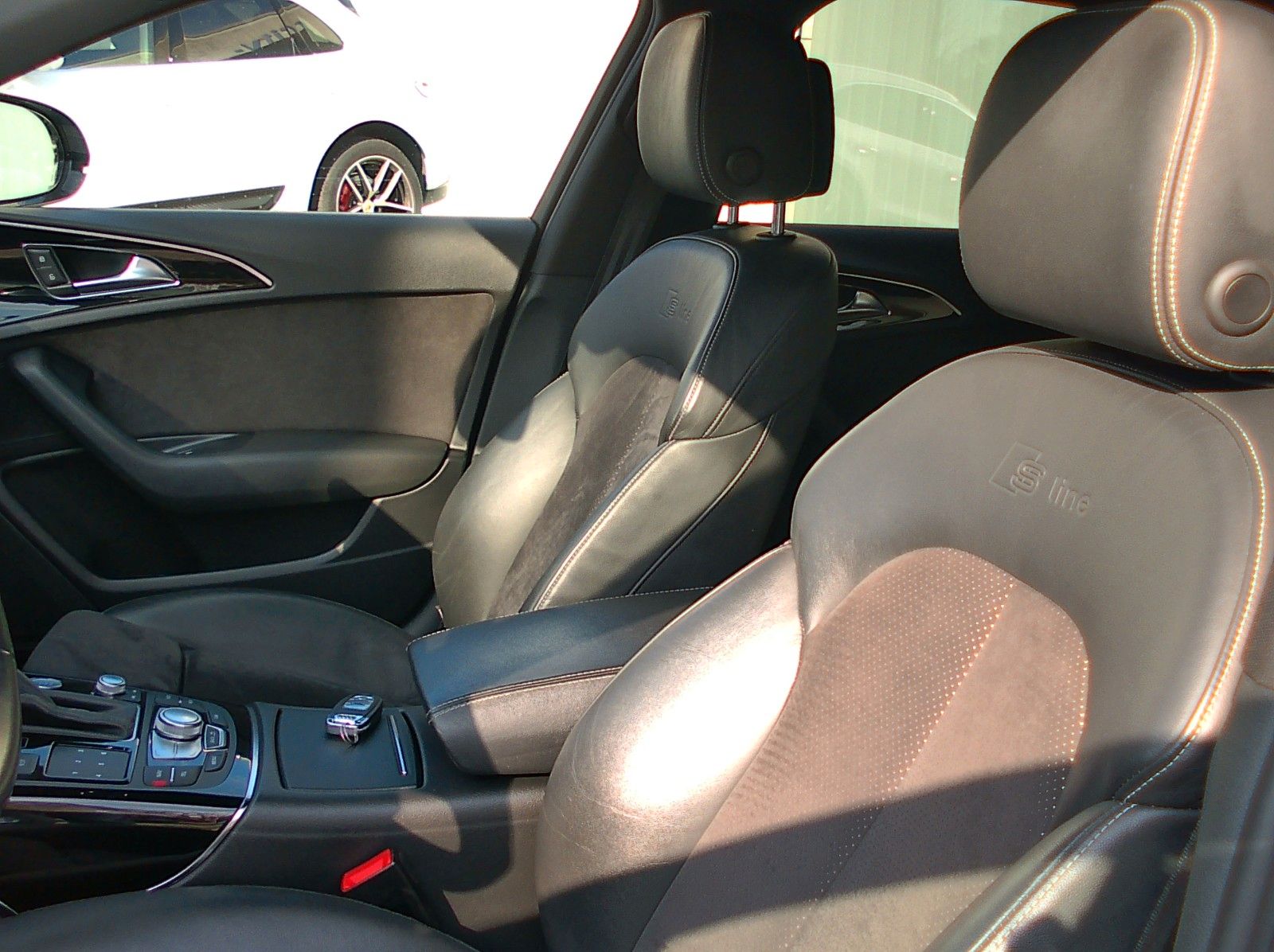 Audi A6 Avant 3.0 TDI quattro S-Line foto 11