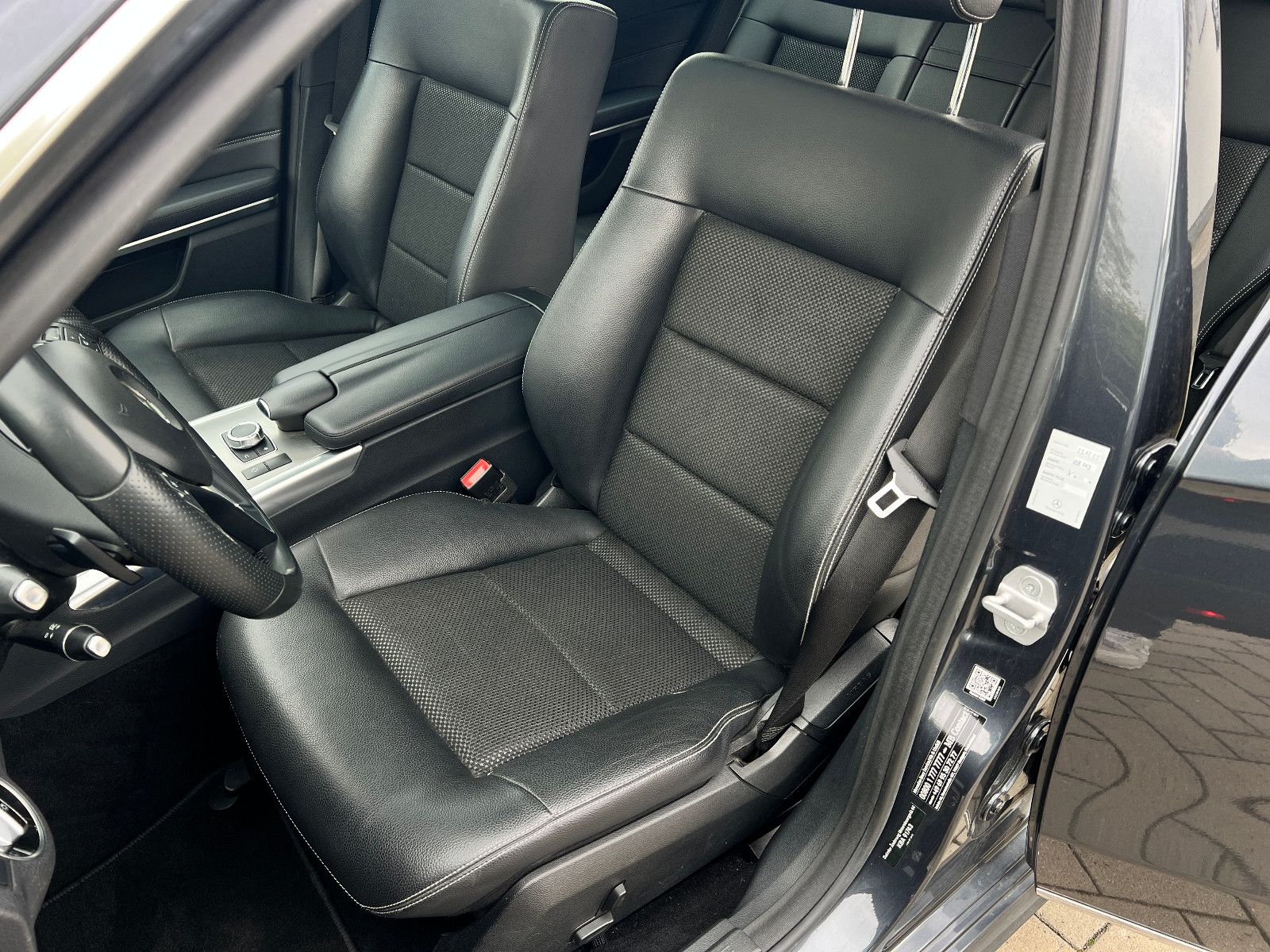 Mercedes-Benz E 220 CDI, Aut., LED, 360° Kamera, Scheckheft MB foto 19