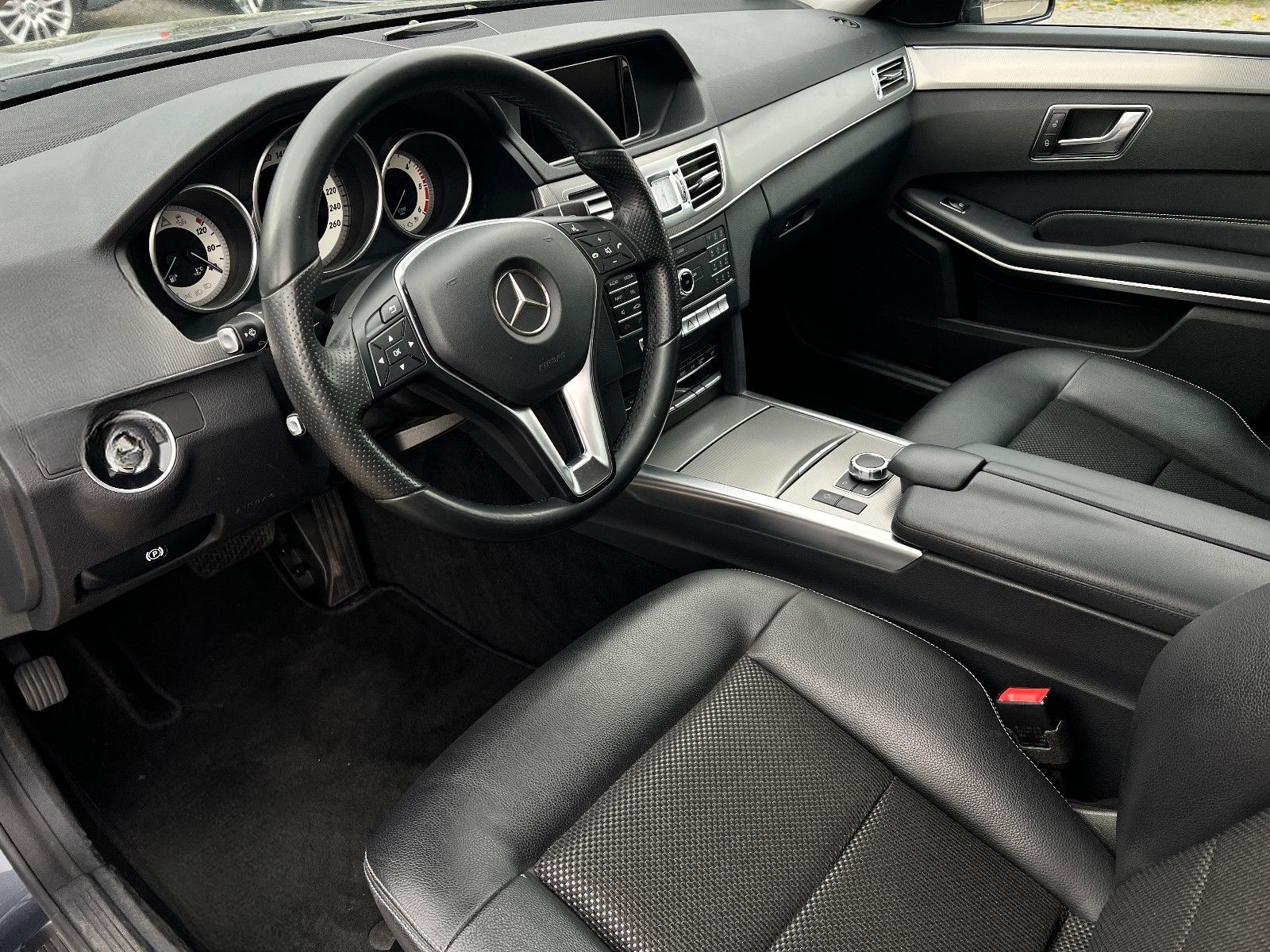 Mercedes-Benz E 220 CDI, Aut., LED, 360° Kamera, Scheckheft MB foto 21