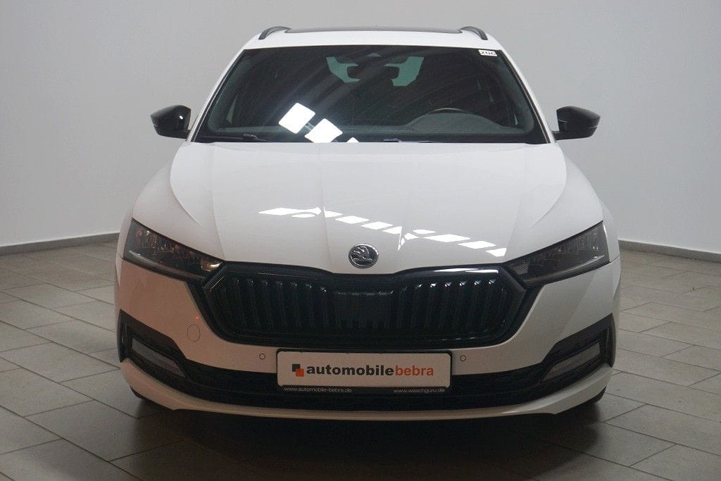 Skoda Octavia 2.0TDI DSG Sportpaket Virtual AHK Pano foto 2