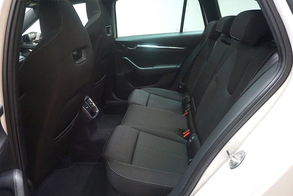Skoda Octavia 2.0TDI DSG Sportpaket Virtual AHK Pano foto 14